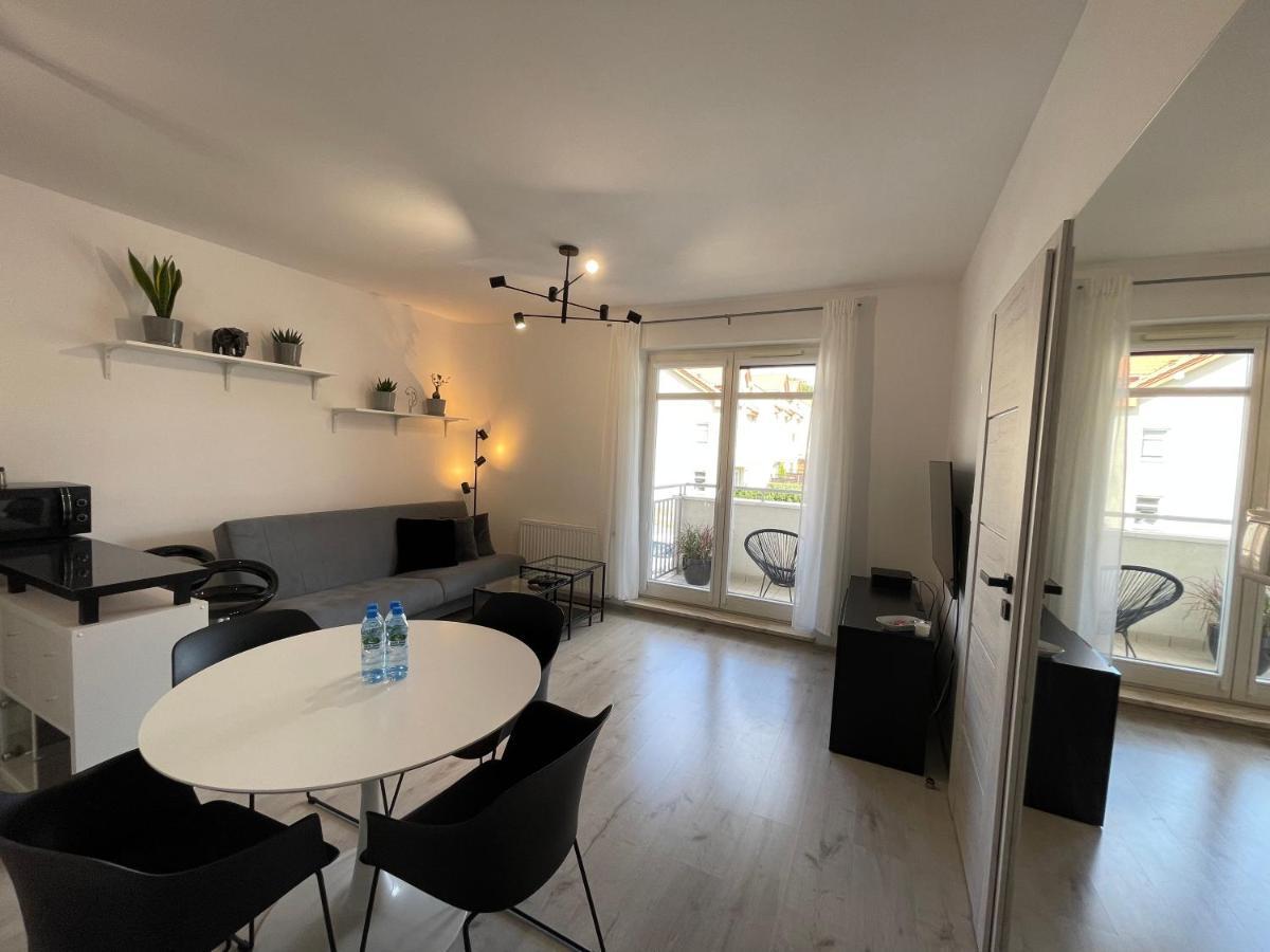 Modern Box Apartment Gdynia Exterior photo