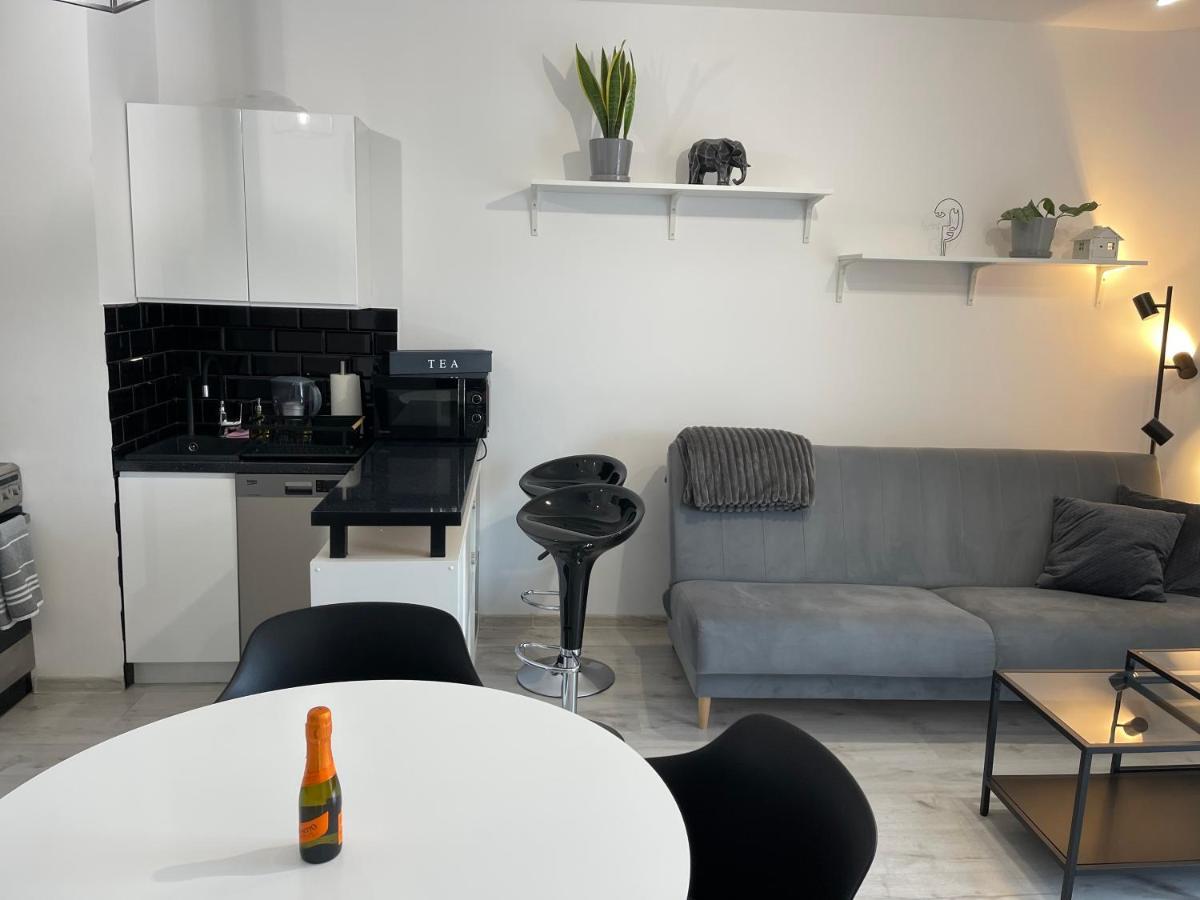 Modern Box Apartment Gdynia Exterior photo